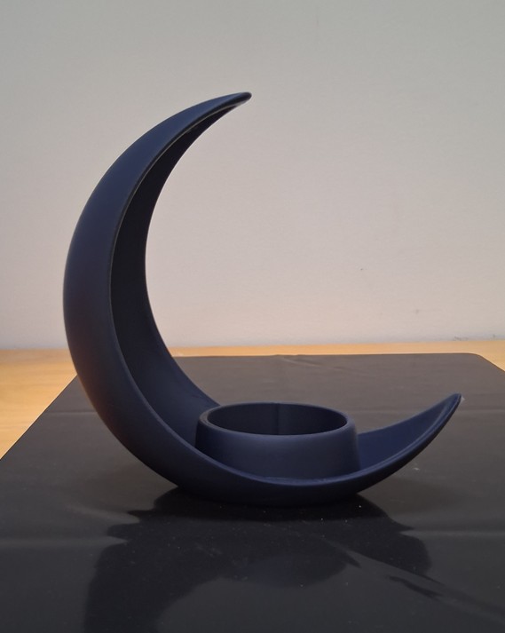 Larger quarter moon planter - Image 2