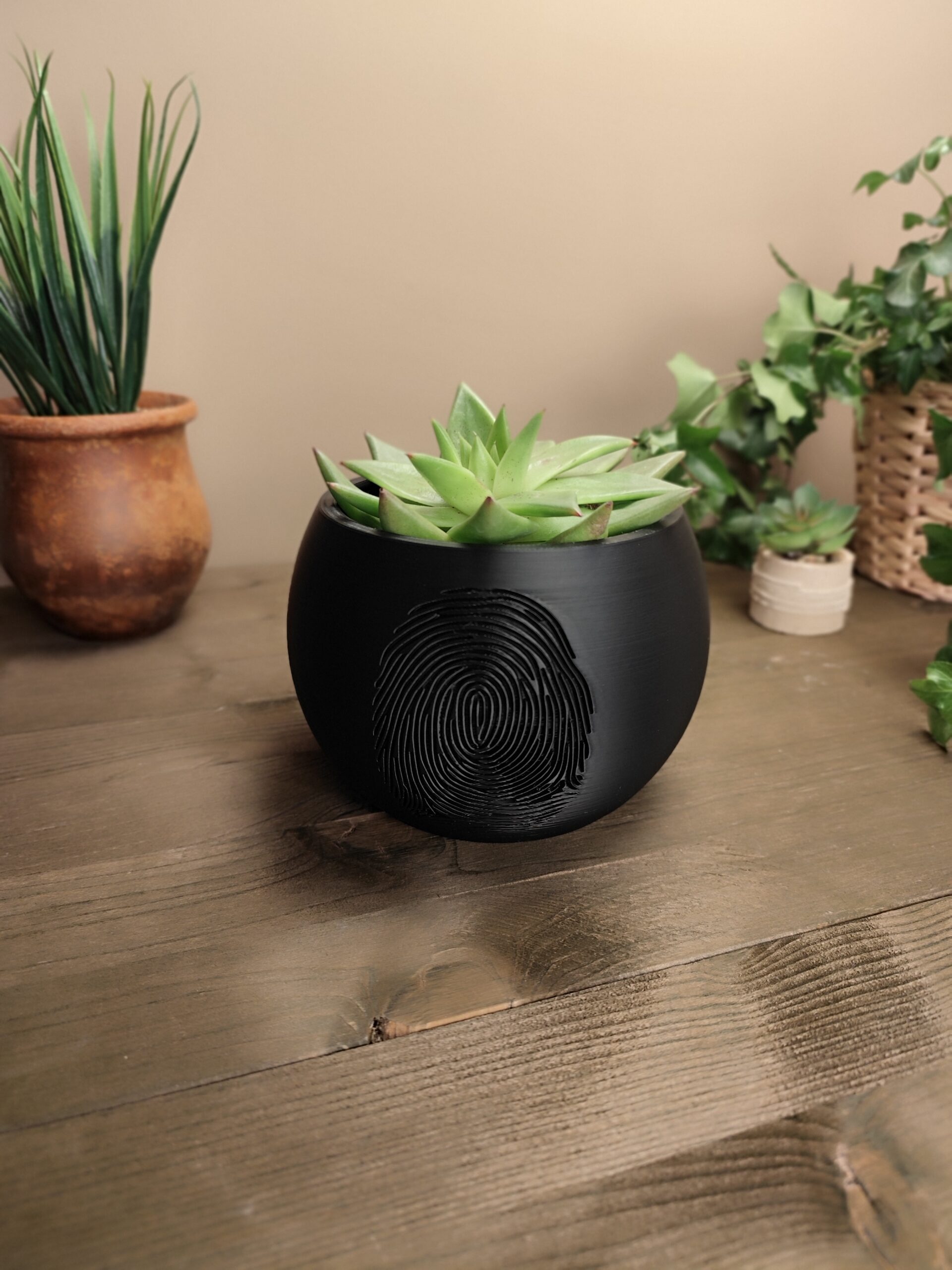 Fingerprint design flower pot - Image 4